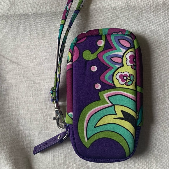 Vera Bradley soft sided wristlet - Picture 2 of 3